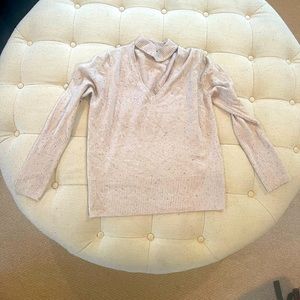 525 America oatmeal colored sweater with v-neck and choker